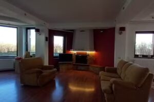 4U aeroport IasiHotel . Villa VanDerVar