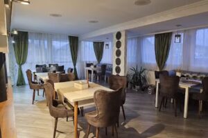 Anasta Lounge EQ & DRINKS