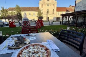 apartamant la cetate