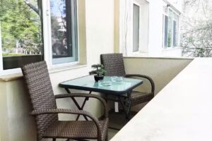 Apartament Cezar Faleza-Nord Constanta langa plaja Reyna