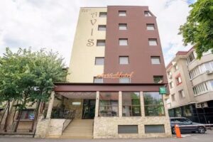 Avis Hotel