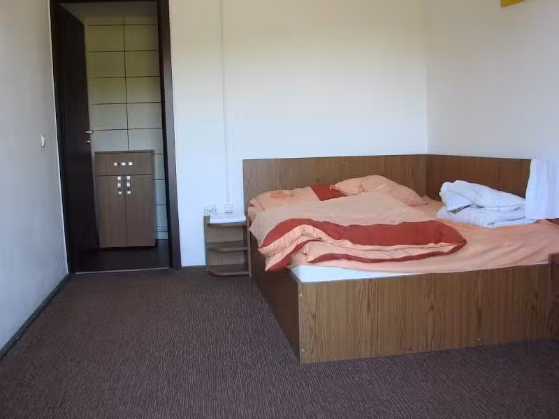 Bârlogul Șacalului Mincinos