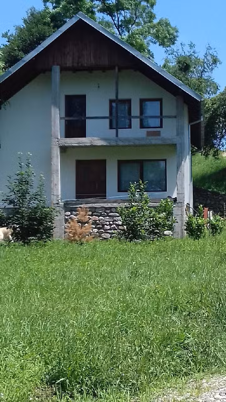 Baza sportiva International Lazar Company