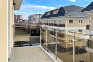 Bella Vista Red Apartment