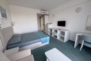 Blaxy Turquoise Studio