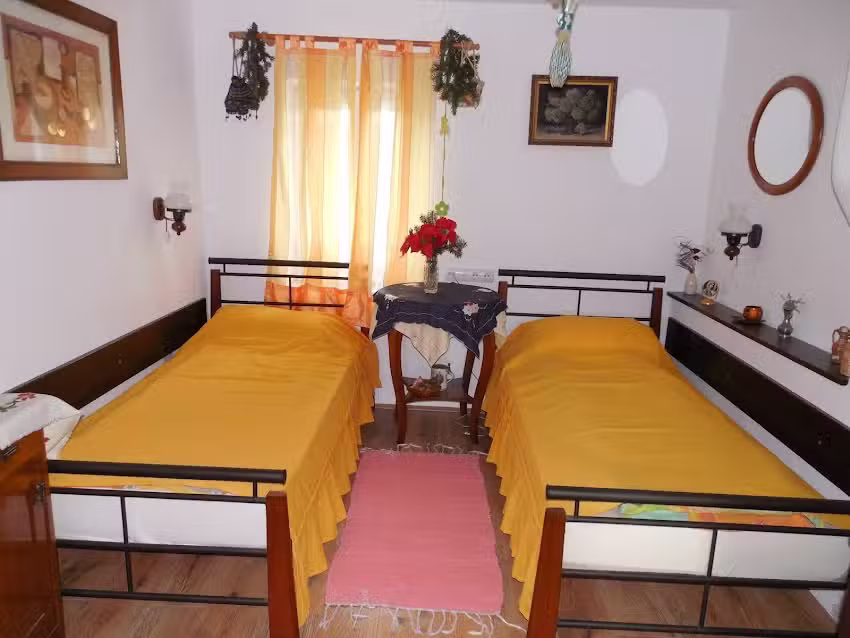 Brebu Nou 102 – Casa cu flori