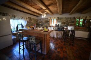 Cabana Aproape de Stele