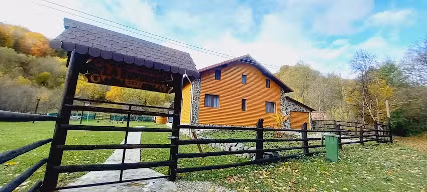 Cabana Casa „La Bursucu”