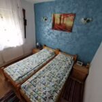 CABANA DINTRE MUNȚI