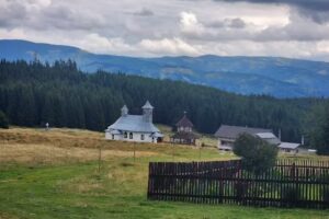 Cabana Gigi Ursu / Hotel