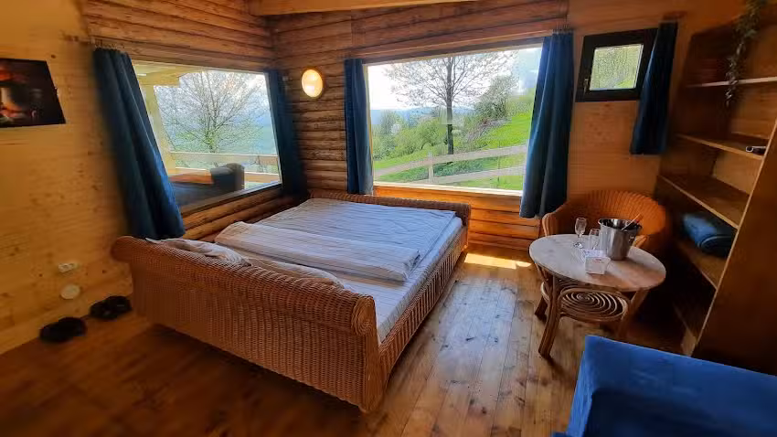 Cabana Himalaya Lodge din Buceș Vulcan cu ciubăr