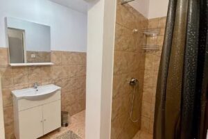 Cabana Lirca Rastolita