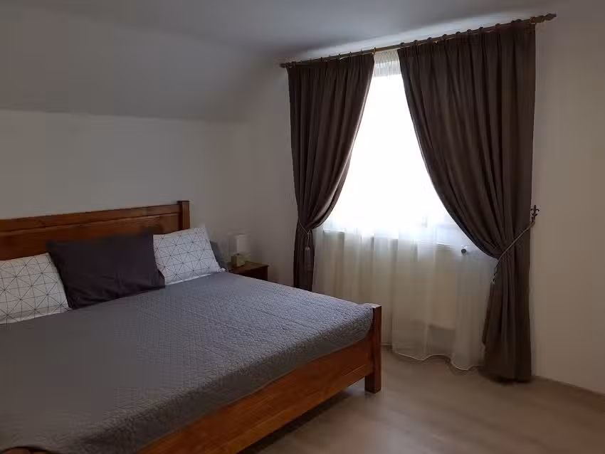 Cabana Lupul Cenuşiu