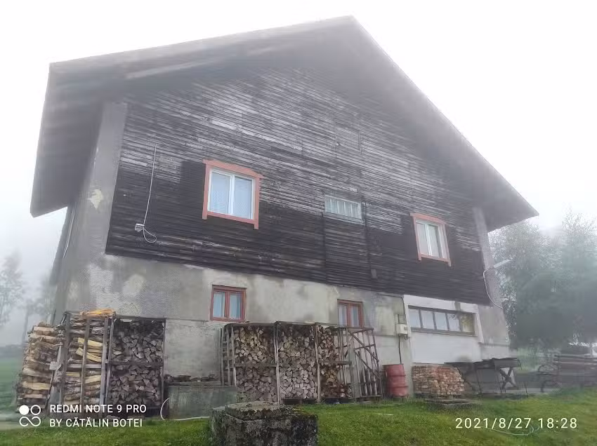 Cabana militară Sebesul muntele Mic
