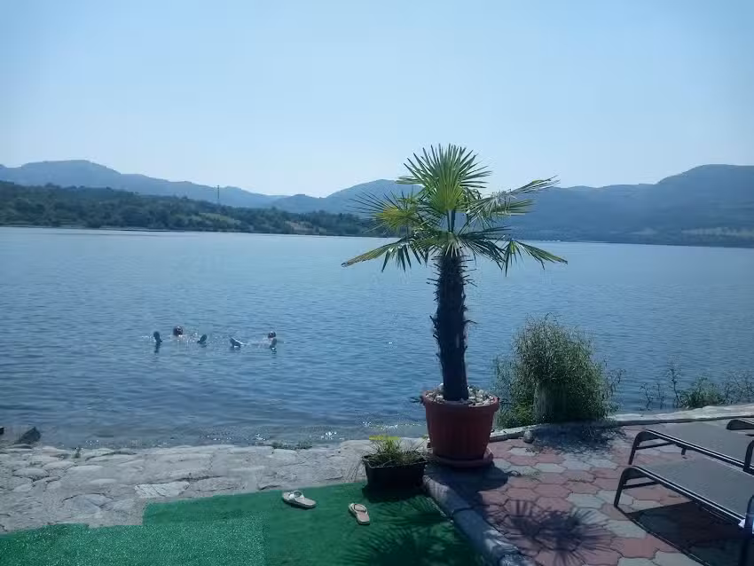 Cabana Plăpumioara Eselnita