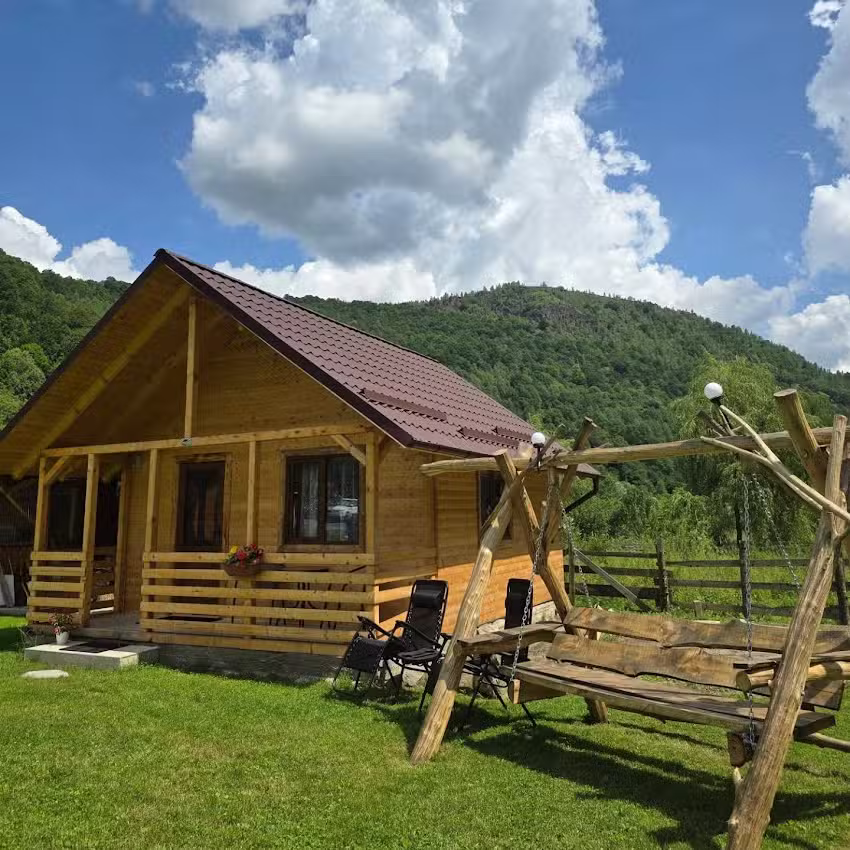 Cabanele ULM (Ursu, Lupu si Mistretu)