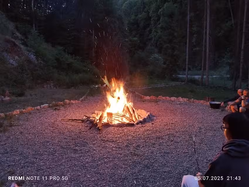 Cabanute & camping – Valea Bratcutei