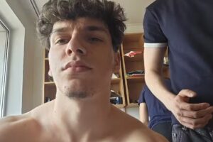 Camera camin bomboclat