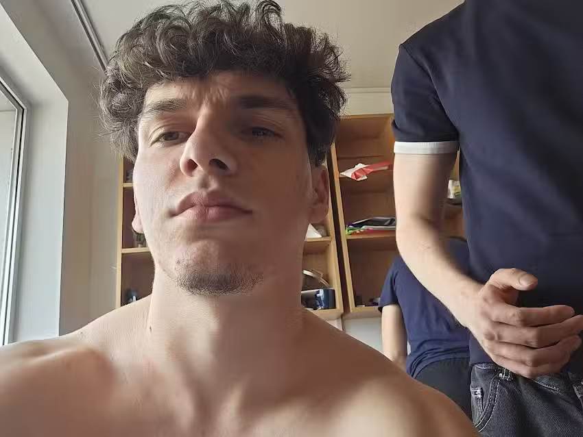 Camera camin bomboclat