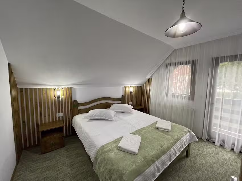 Casa Bicajeanului – Lacu Roșu