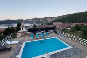 Casa Corina Dubova 🛌 Cazare