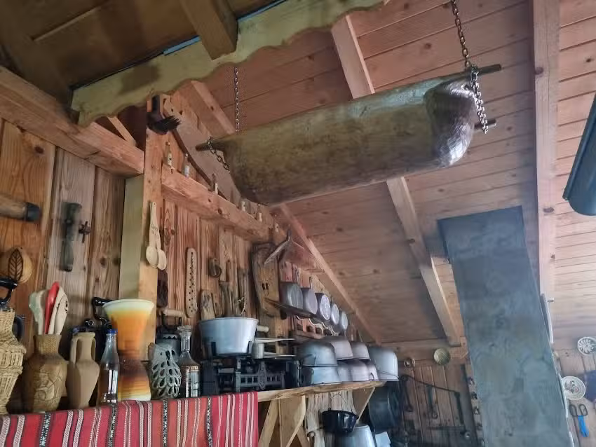 Casa dintre munți Karina