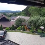 Casa dintre pini
