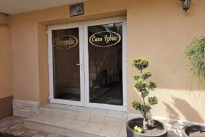 Casa Izbuc ( lângă Manastirea Izbuc )