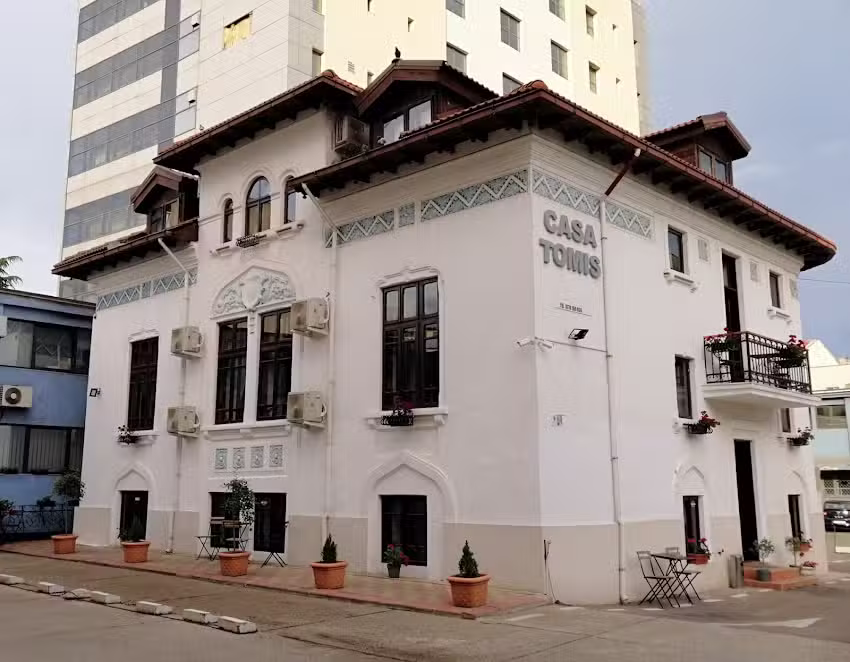 Casa Tomis
