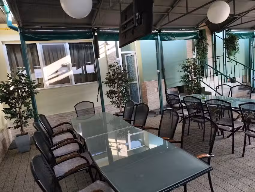 Casa Verde – Restaurant, Cazare