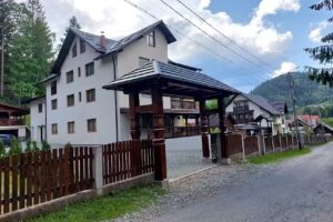 CASCADA. CAILOR. HOUSE