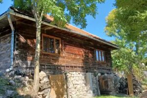 Căsuța Bunicilor. Cazare la casa tradițională in Munții Apuseni .