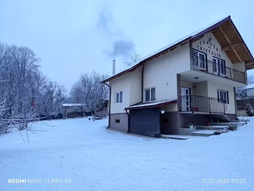 Casuta Cristalin
