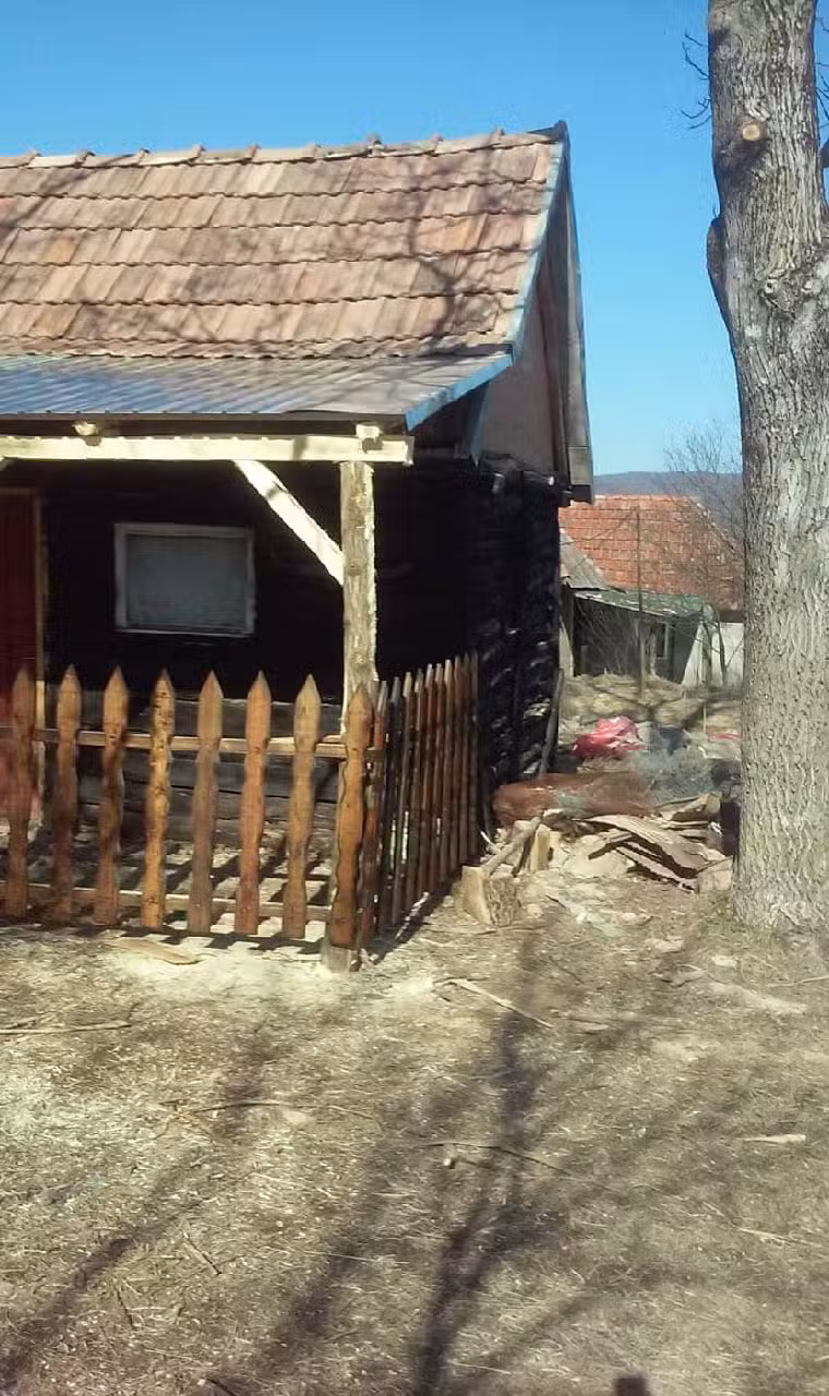 Casuţa de pe dealu kadar