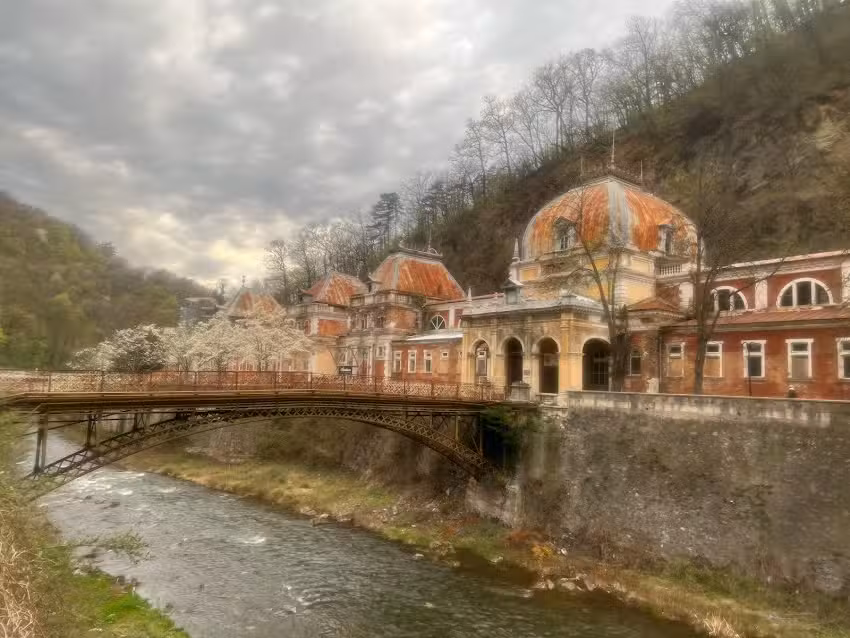 CAZARE BĂILE HERCULANE
