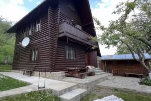 Cazare Durău – Pensiunea Cabana Dochița 2**