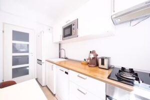 Cazare in regim hotelier by LauriiRent