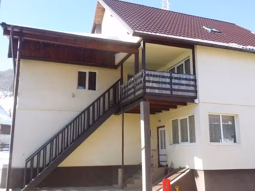 CAZARE PENSIUNE FUNDATA – Damaris