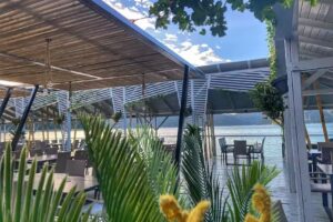 COMPLEX CĂSUŢE LAC