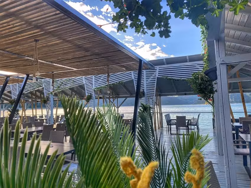 COMPLEX CĂSUŢE LAC