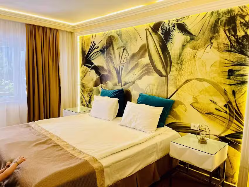 Complex Mona Caraiman