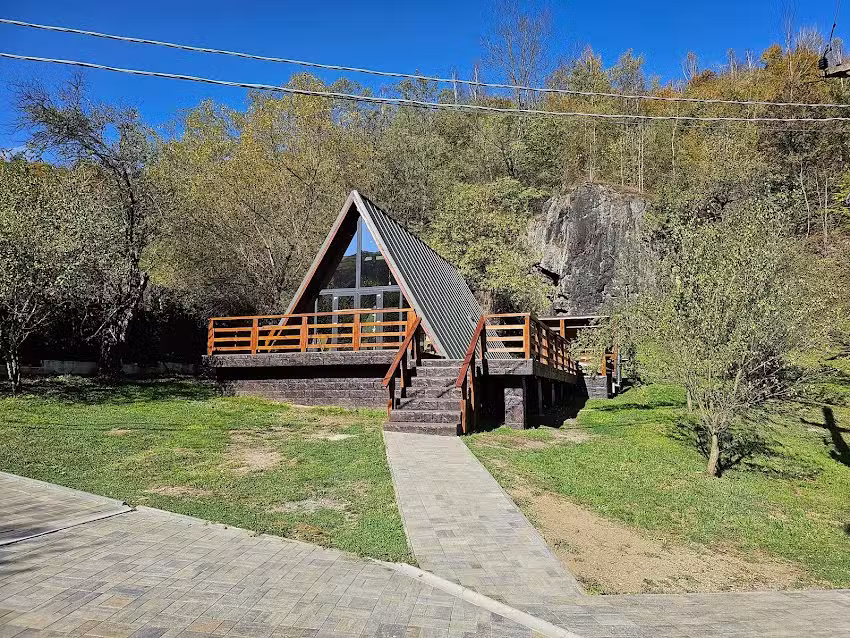 Complex Valea Mosului A Frame