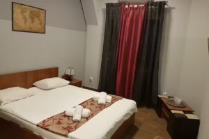 Corner Center Rental