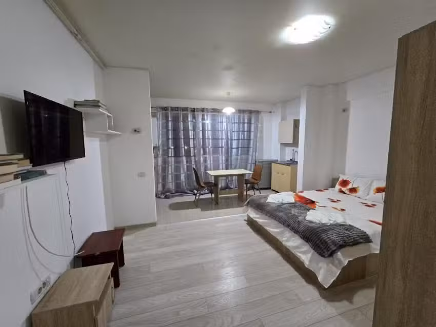 CRIS AND Rafael studio1