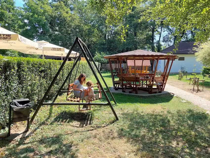 Domeniul Jaleș by CHIC