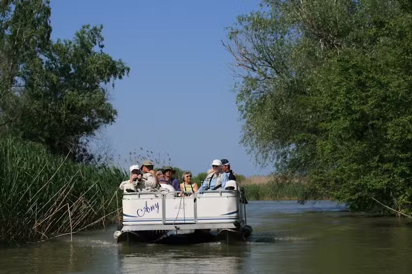 Excursii in Delta Dunarii cu plecare din Tulcea-Hotel plutitor Anda