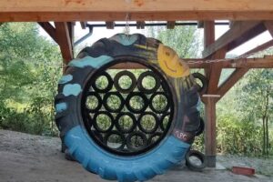 Gradina de corzi si aventura Eselnita – Aventura pe clisura