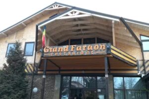 Grand Faraon Restaurant si Cazare