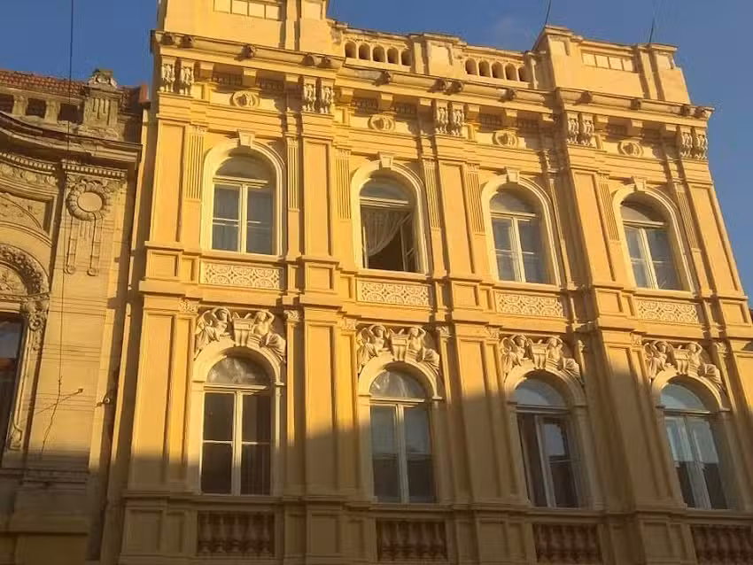 Helis The Transylvanian Inn