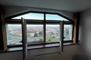High level Apart Oradea free reserved parking
